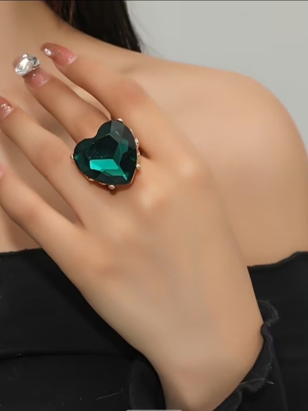 Luxurious Emerald Heart Cocktail Ring — Green Crystal Statement